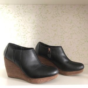 Dr. Scholl’s Harlie wedge booties